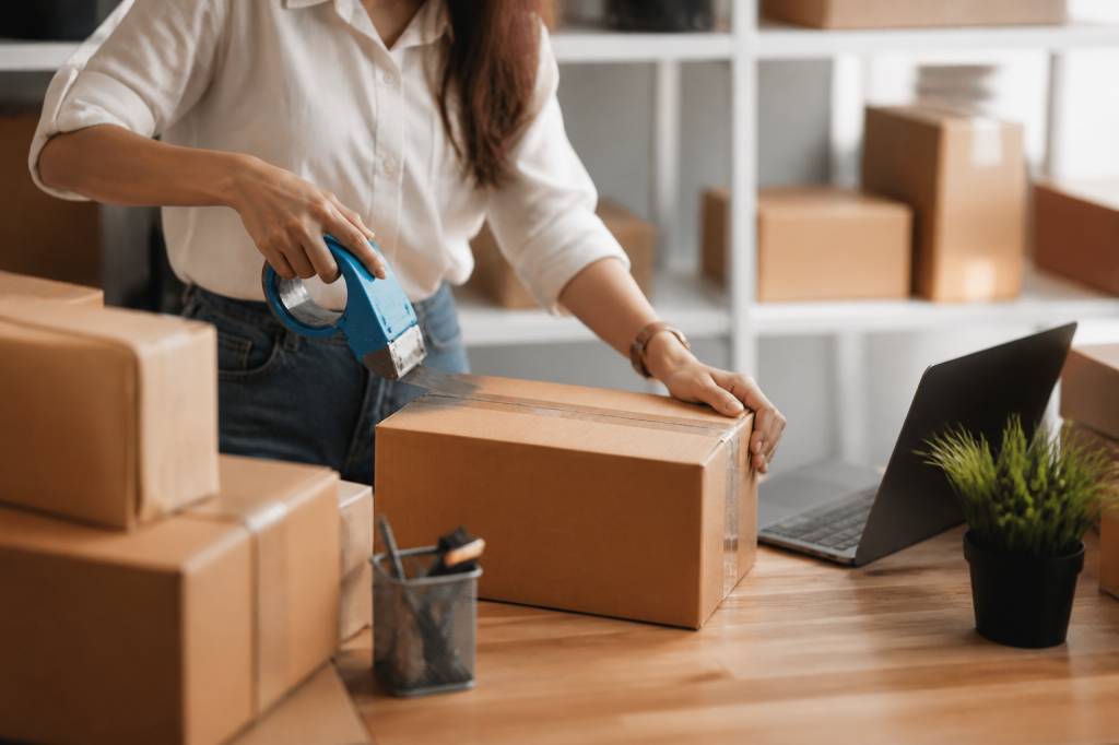 O que é dropshipping e como funciona no e-commerce brasileiro